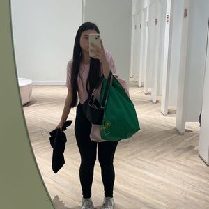 Meet your Posher, Olivia